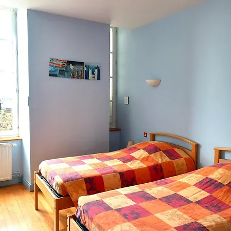 Chateau Du Bourg Bed & Breakfast 3*
