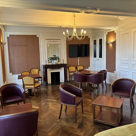 Chateau Du Bourg Bed & Breakfast