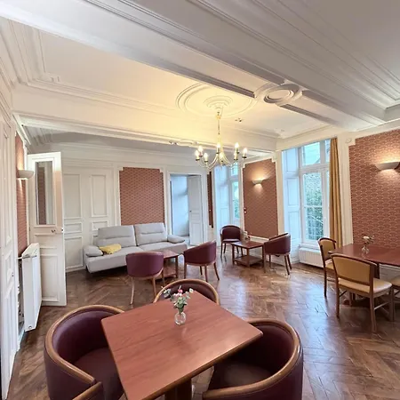 Bed and breakfast Chateau Du Bourg 3*