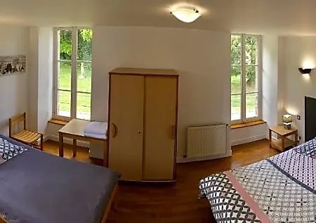 Chateau Du Bourg 3* Saint-Denis-de-Gastines