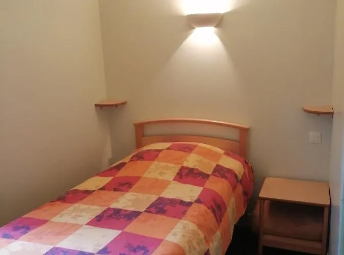 Chateau Du Bourg Bed & Breakfast