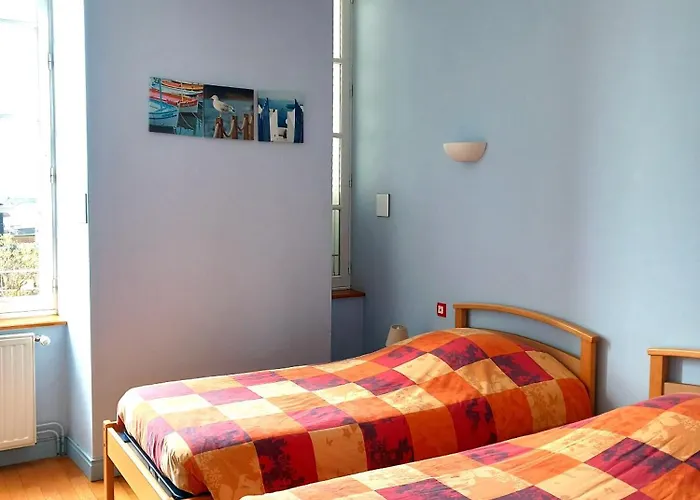 Chateau Du Bourg Bed & Breakfast 3*