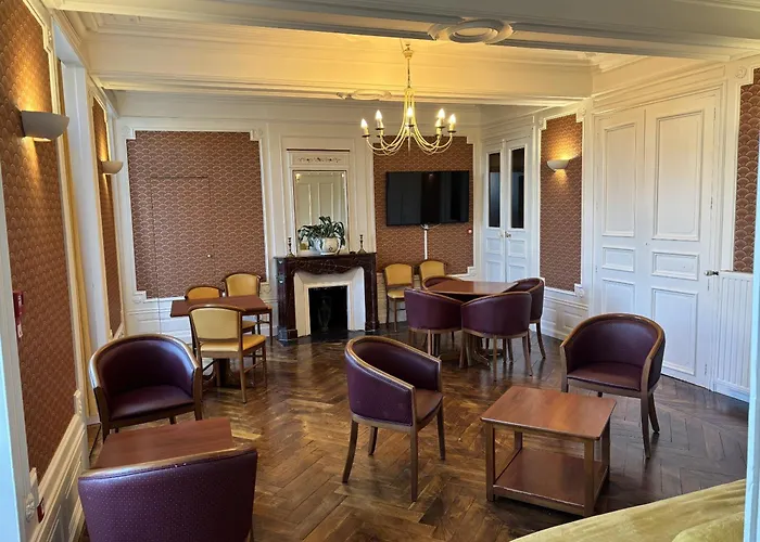 Chateau Du Bourg Bed & Breakfast